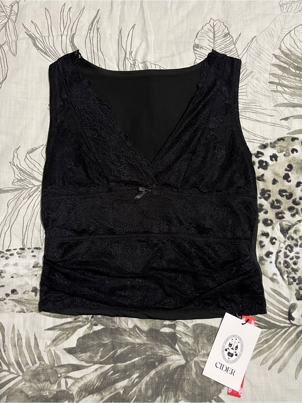 NWT Lace Ruched Crop Tank Top - Picture 3 of 5